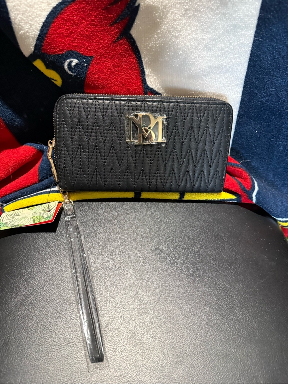 Badgley Mischka Black Quilted Zip-Around Wristlet Wallet - Logo